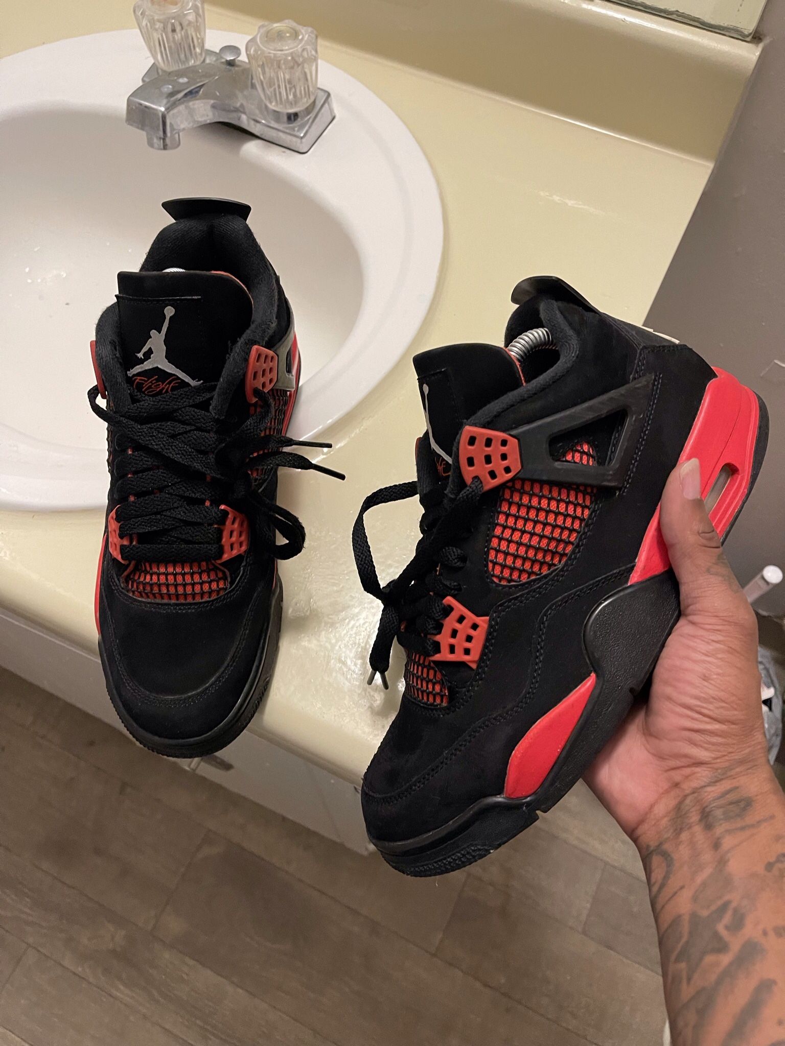 Jordan 4 “RED THUNDER “