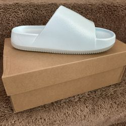 Nike Slides Size 5