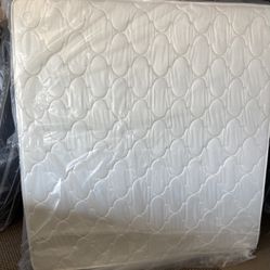 Brand New King Size Plush Mattress