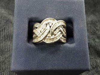 Silver 4.1 grams Size 8