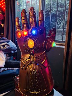 Infinity War Gauntlet 