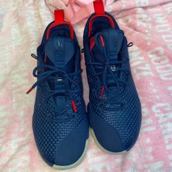 Lebrons Shoes