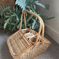 Vintage Wicker Picnic Basket 2 Wine Bottle Holder