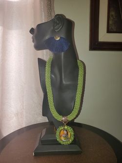 Collar tejido