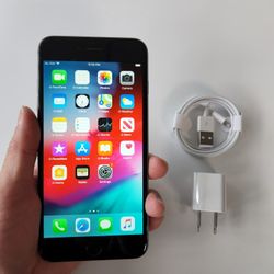 iPhone 6 Plus Silver  - UNLOCKED - Like New 