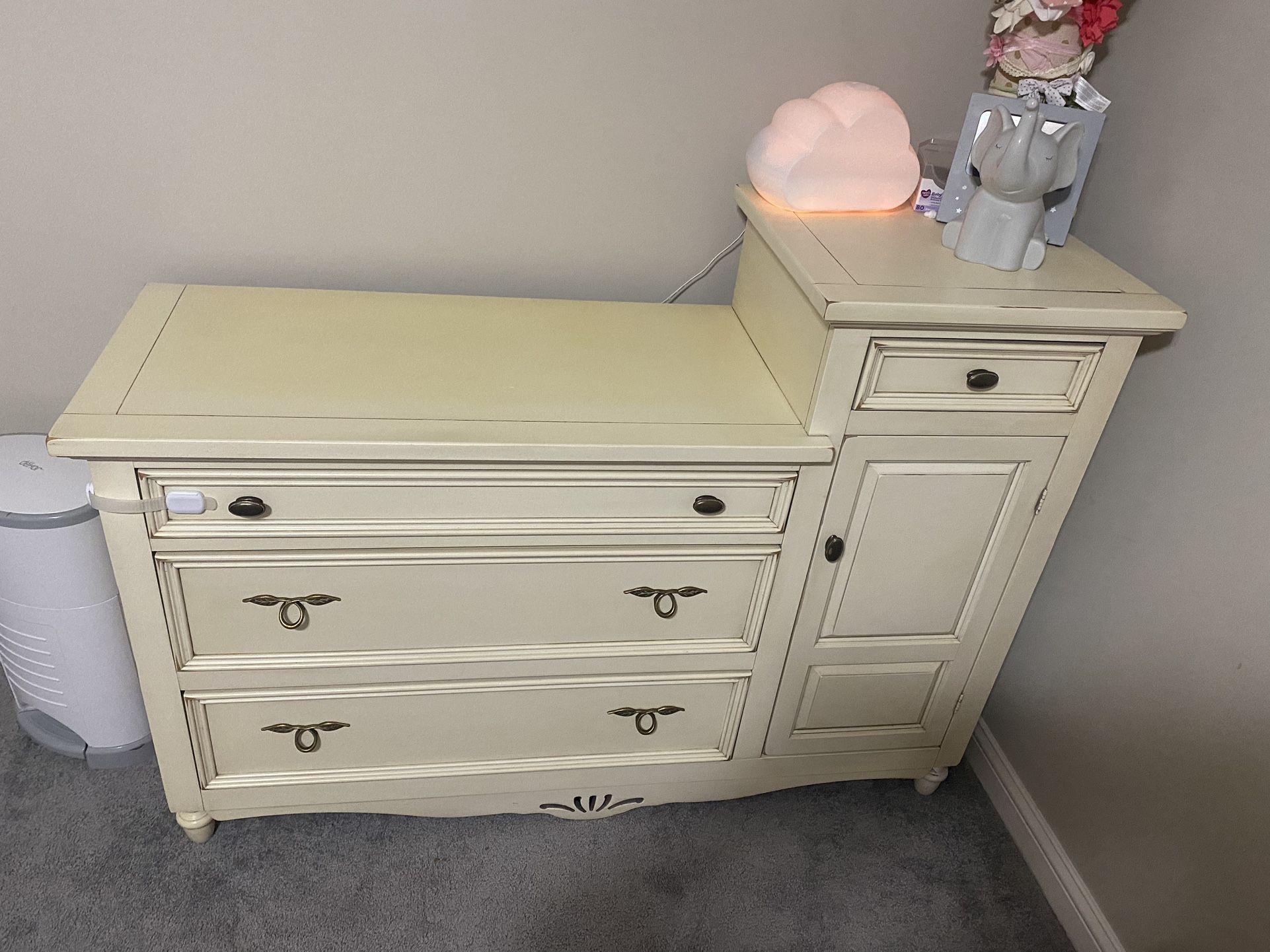 Nursery Dresser/changing Table