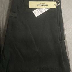 Black Essentials Sweats 