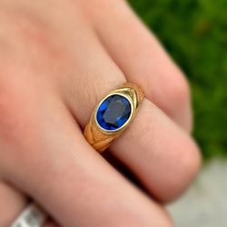 Jewelry 14k solid yellow gold  frosted blue sapphire 2CTW ring size 8.75