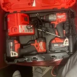 Milwaukee Drill Set