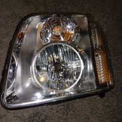 Driver Side Headlight For 2007 Yukon Denali