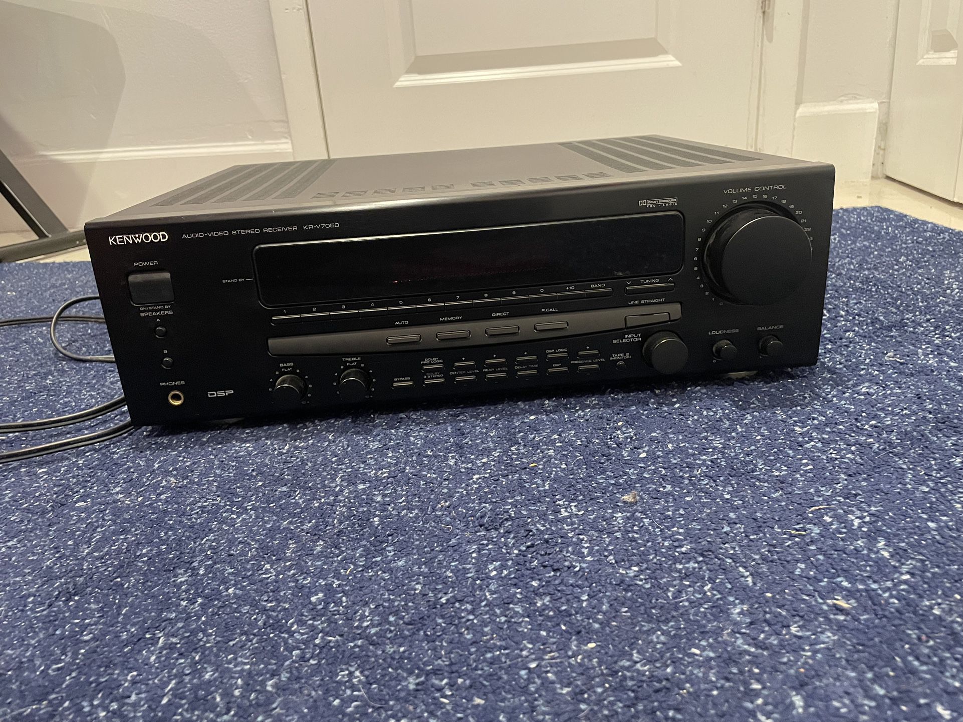 Kenwood KR-V7050 8-ohm 100W/ch Dolby Surround Audio Video Stereo Receiver Works