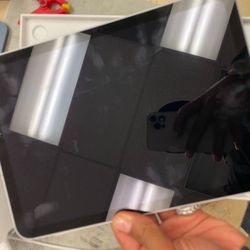 iPad 10th Gen w/ cell (Verizon)