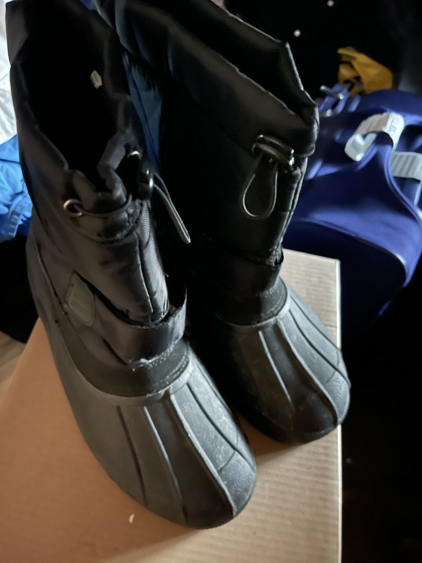 Men Winter Boots Size 9