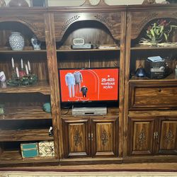 Wall Unit, Bookshelf & Entertainment Center 