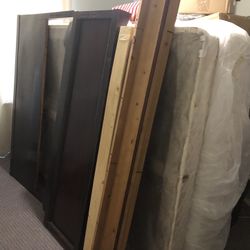 Original Mattress Factory Twin XL incl Head & Foot Boards & Bedding