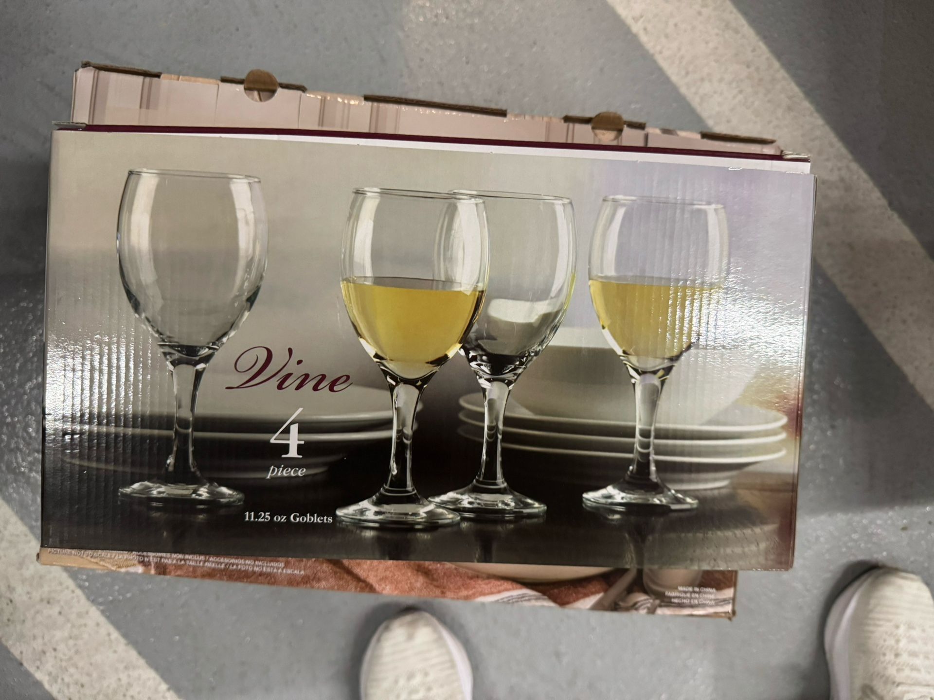 Four Piece 12 Oz Wine Goblets New