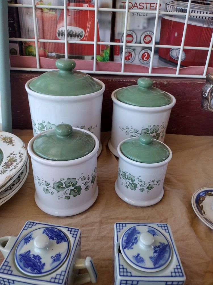 Corelle CALLAWAY IVY 4 Piece CANISTER Set w Lids by Jay Imports Inc for Sale in Palmdale CA OfferUp