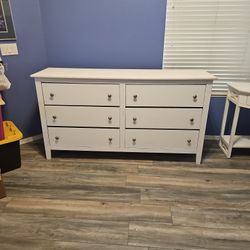 White Wooden Dresser 6 Drawers