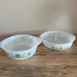 (2) Glasbake Vtg Green Daisy Dishes 1 1/2 Quart And 8 Inch Round