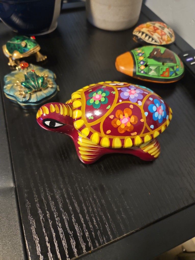 Mexican pottery turtle trinket box