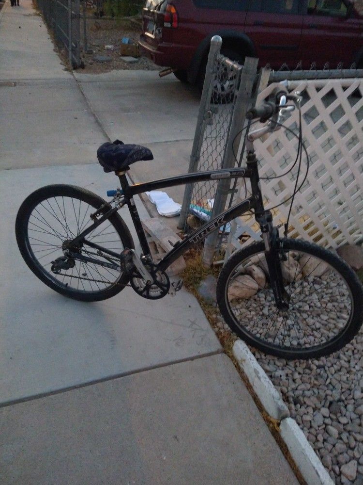 Trek Navigator 26-in Comfort / Mountain Bike 21 Speed $180