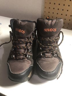 Nevados kids boots. Size 3