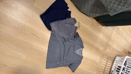 Women’s Figs Scrubs 1 shirt 2 Pants