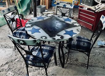 Table with 4 chairs