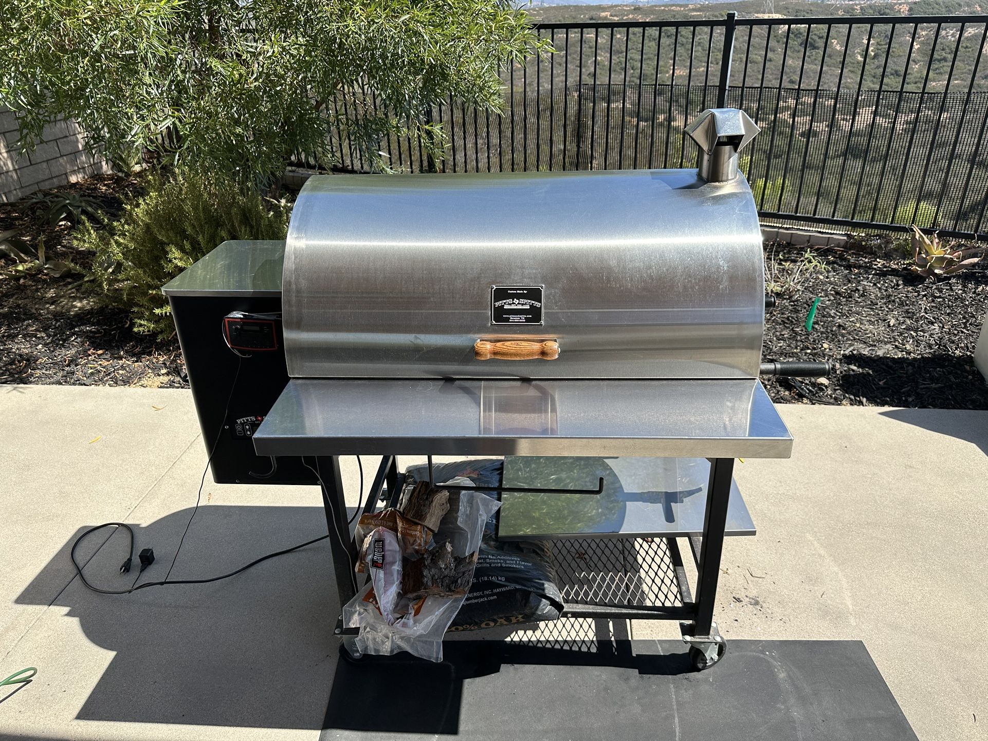 Pitts And Spits 1250 Pellet Smoker With New Cage To Burn Wood