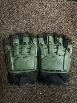 Bike gloves 5$
