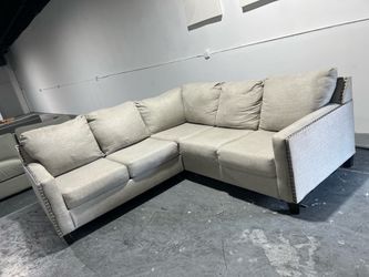 SECTIONAL COUCH Y