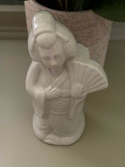 Vintage white Benihana Ceramic Geisha Figurine