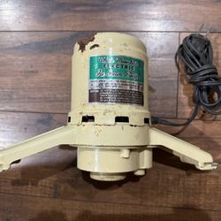 White Mountain 4 QT Ice Cream Freezer Electric Motor ONLY - Model 69204