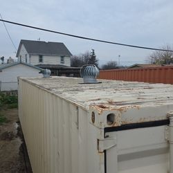 40’ Standard Height Container With 2 Whirly Bird Vents 