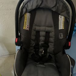 Graco Car seat With Base 