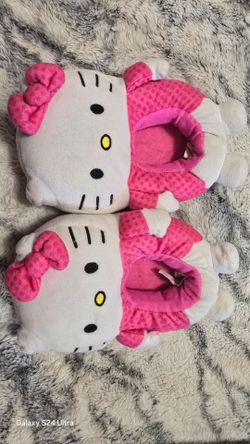 Hello Kitty Plush Slippers Pink
