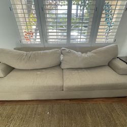 FREE COUCH AND LOVE SEAT USED 