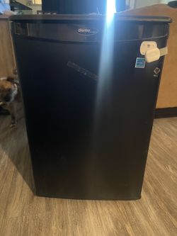 Mini fridge