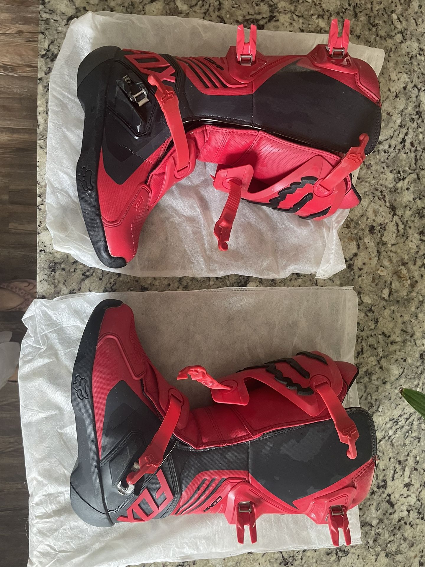 Fox Racing Adult Comp Motocross Boot Red - Size 9 (I Advise To Purchase If You Have A Size 8)