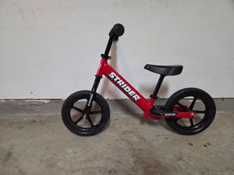 Strider 12 Balance Bike, Red