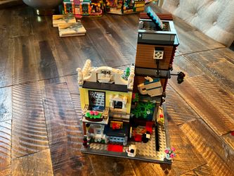 Lego Creator 3-in-1 #31097 Townhouse Pet Shop & Café