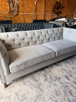 Bethany Tufted Collection  (*W90"H31"D35")