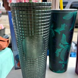 Starbucks Cups 