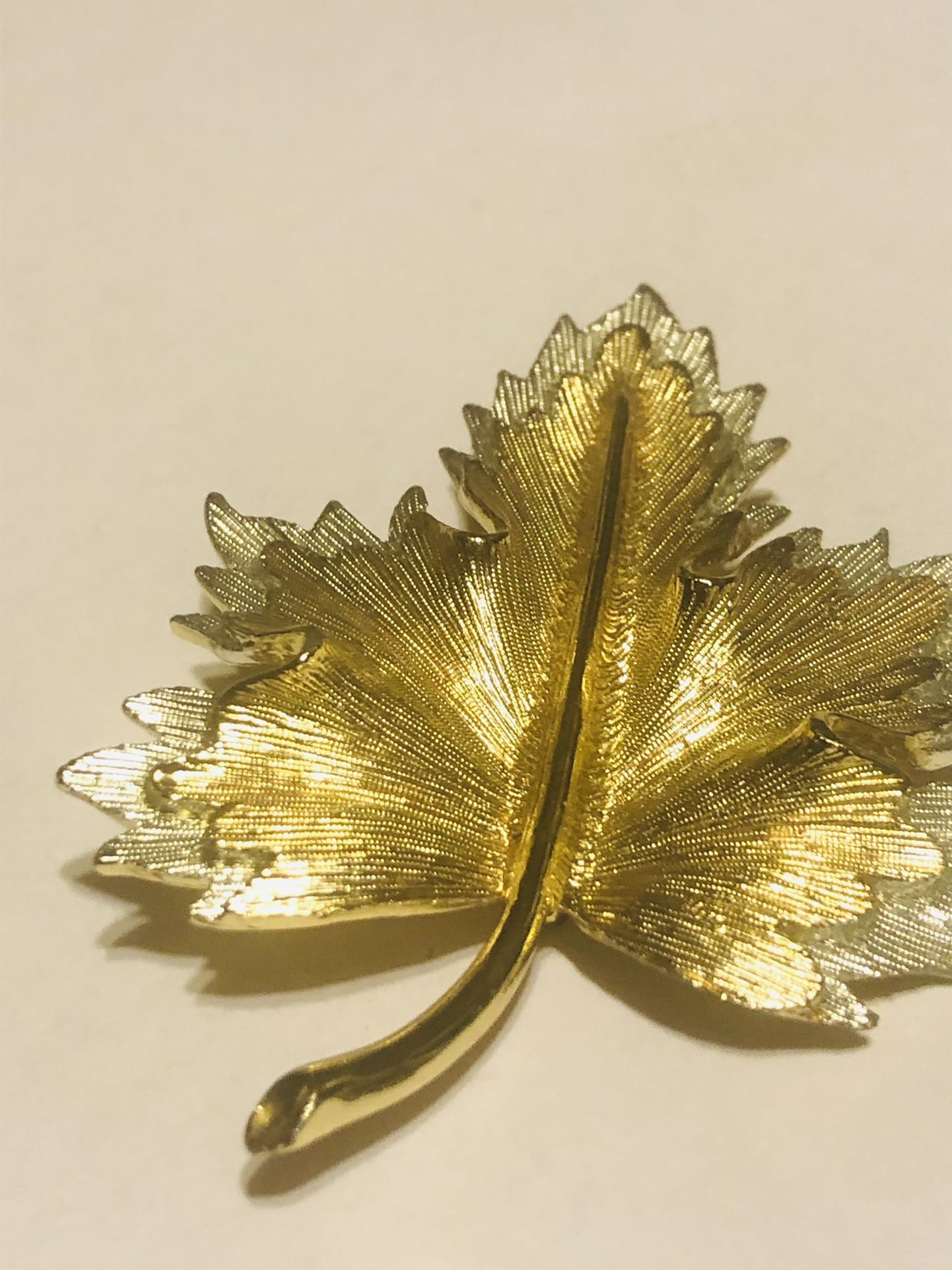 Vintage Signed Sarah Cov, Leaf Brooch Pin Gold tone 3 X2