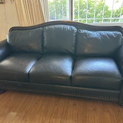 Black Leather Couch Good Condition 