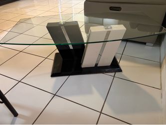 Living room table / coffee table