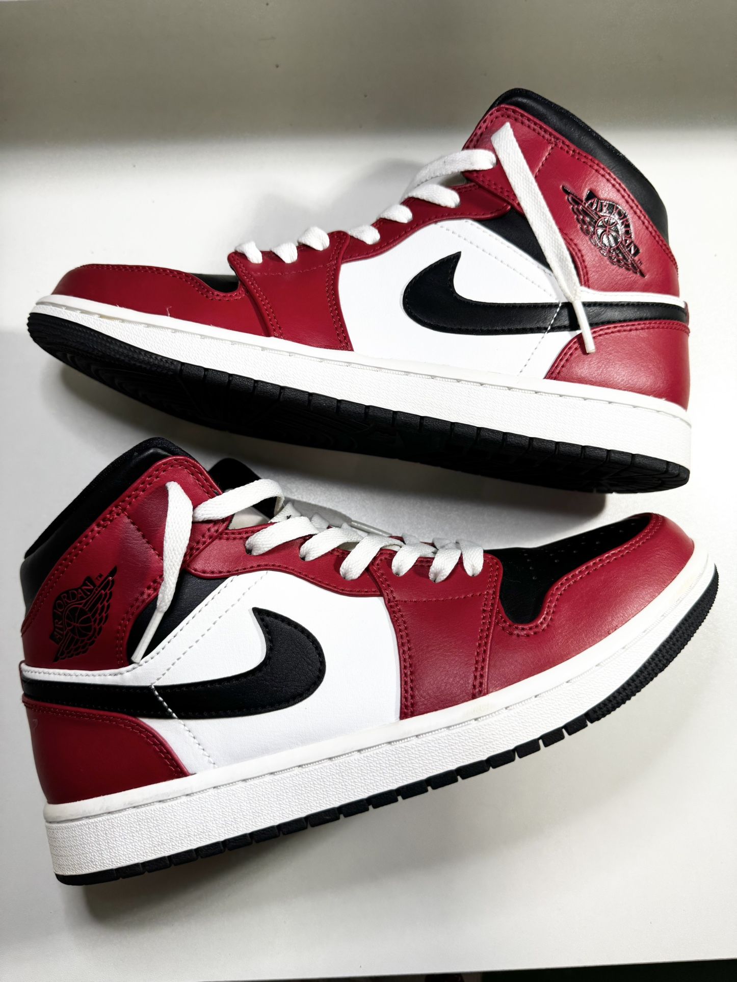 Jordan 1 Mid Chicago Toe – Men’s Size 8 (Used)