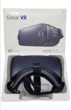 Samsung Gear VR Virtual Reality Headset SM-R323 . New