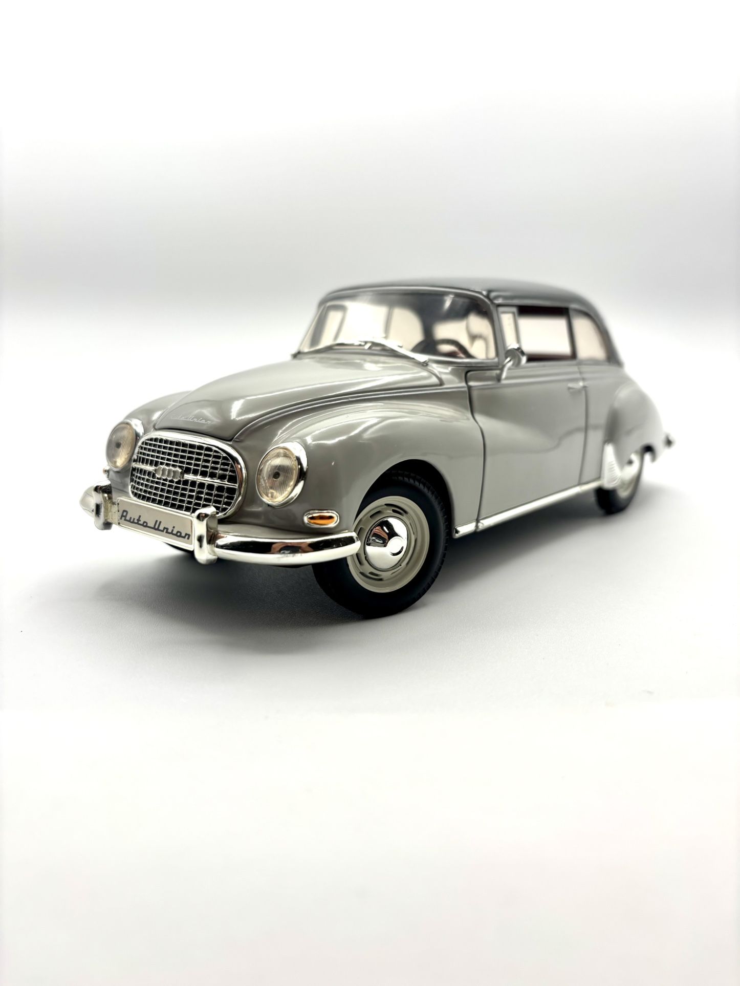 Rare 1960 Auto Union 1000 S, light green / grey, 1:18 diecast model car from Revell