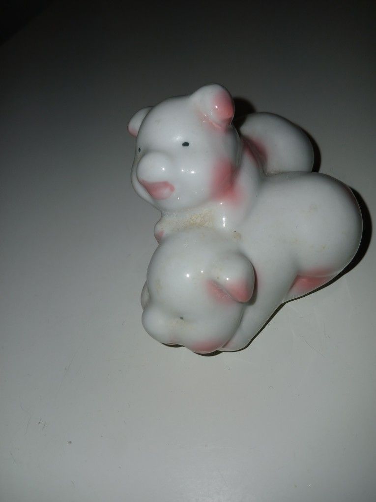 Pile Of Piggies figurine